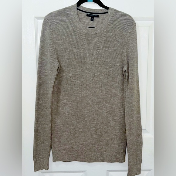 - Banana republic Men’s 100% cotton Crewneck Size Medium - Picture 2 of 4